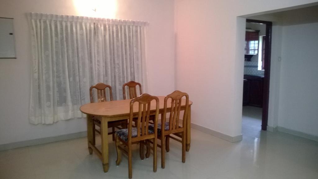 Indeevaram Apartments 코발람비치 객실 사진